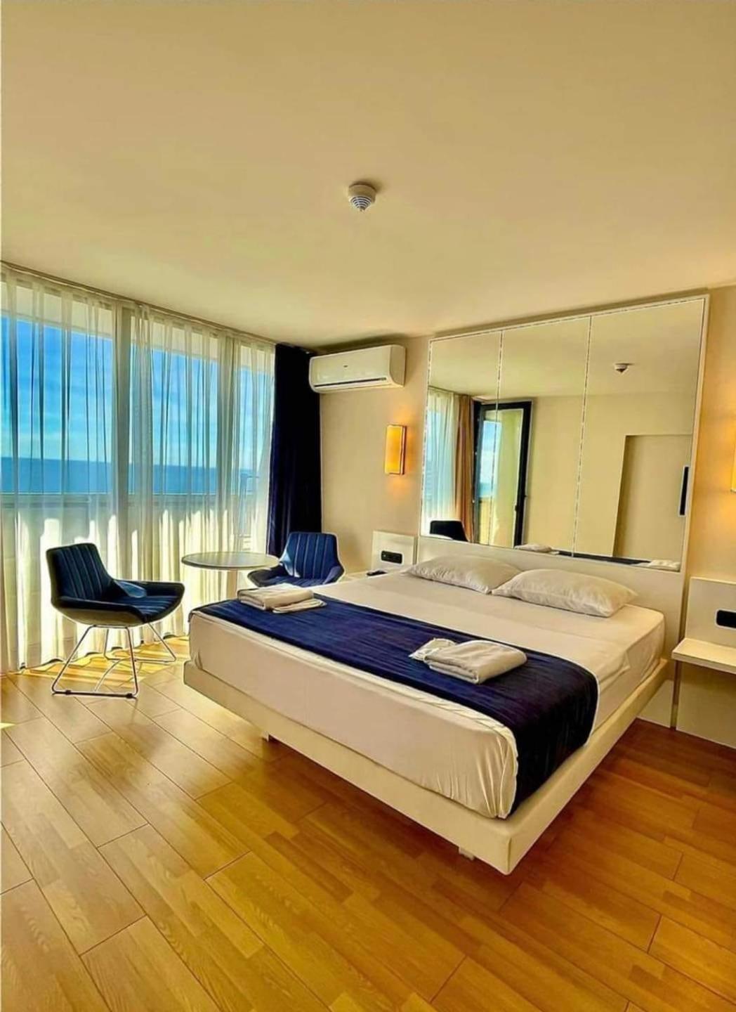 Natalia -Apartments In - Orbi City باتومي المظهر الخارجي الصورة
